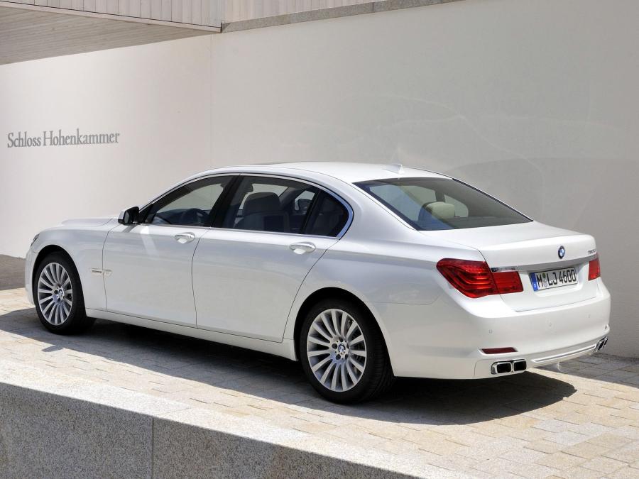  BMW 760Li 2009 года  (фото 2 из 16)